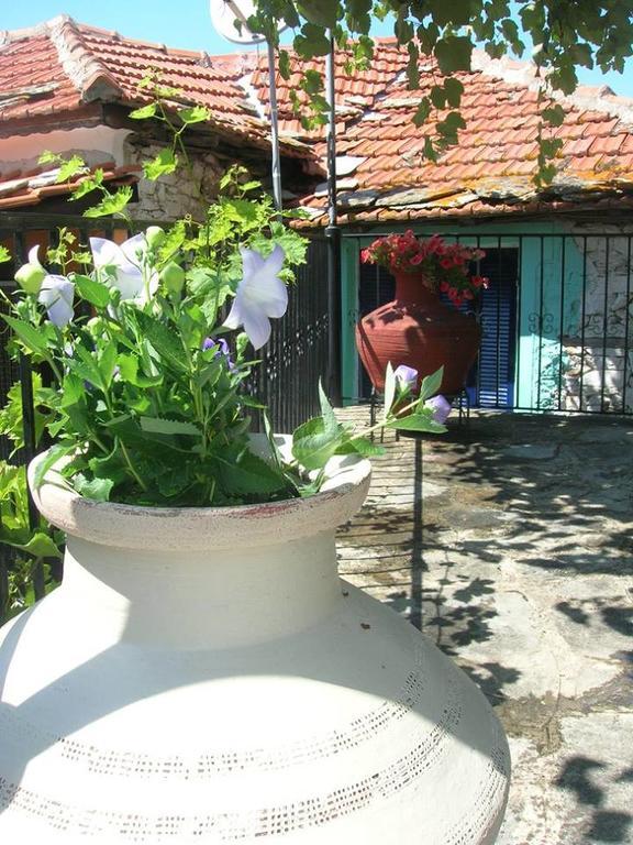Athina'S House Guest House Skala Sotiros Exterior photo